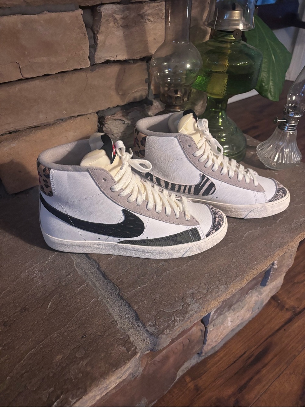 Nike Men’s Blazer Mid ‘77 Vintage Sneaker- Animal Print Size 8